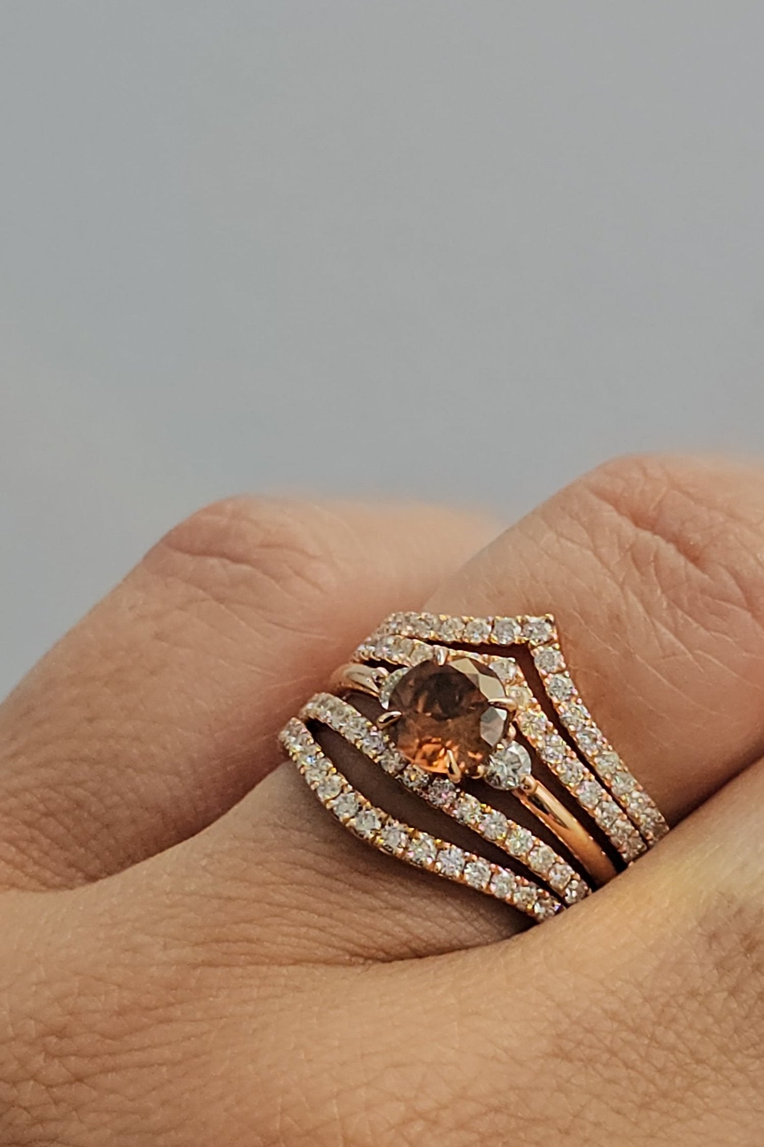 High-peak-diamond-set-band