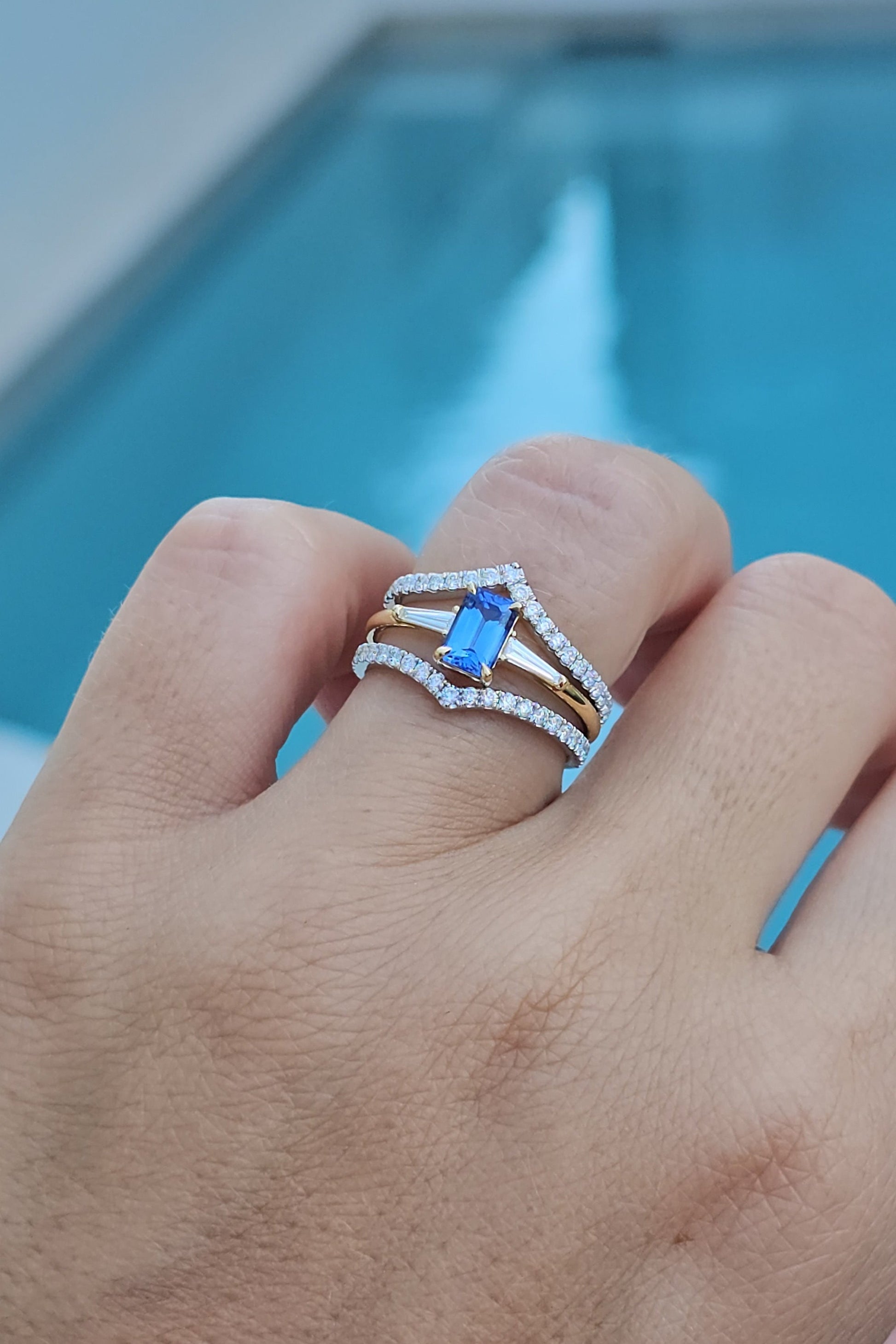 blue-sapphire-engagement-ring