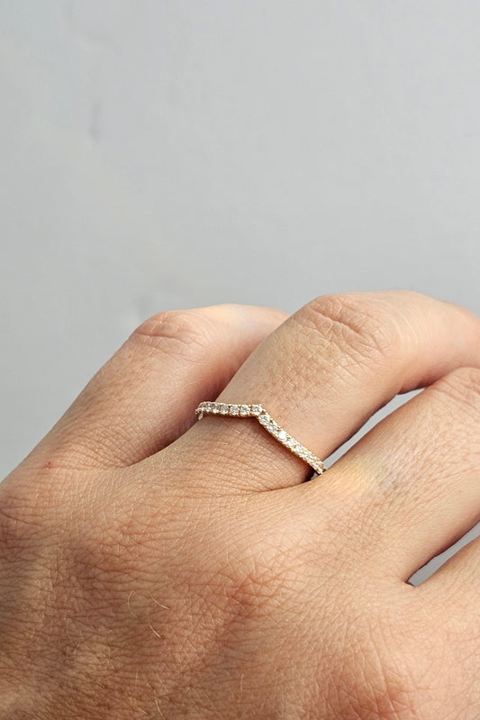 low-peak-diamond-set-band