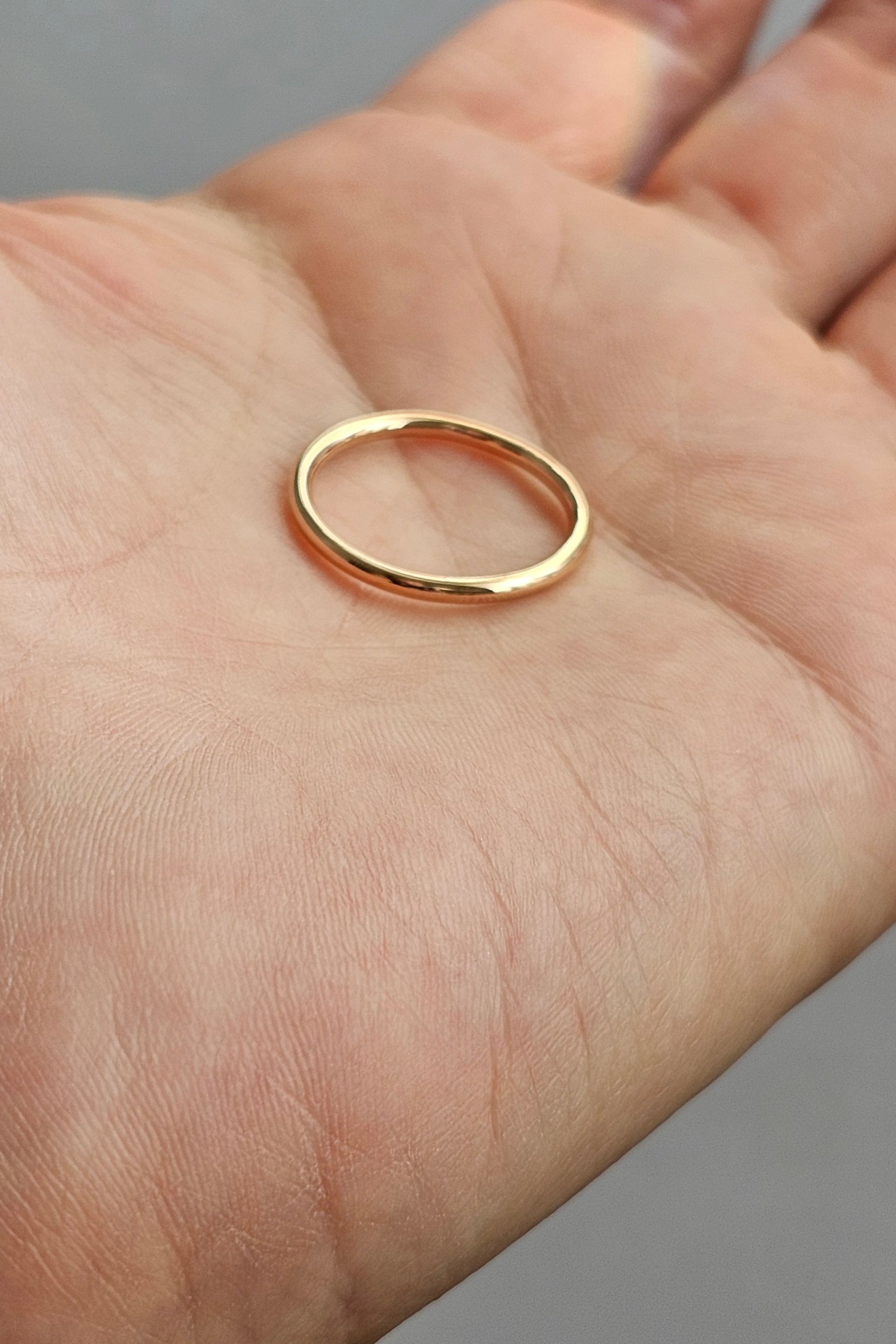 Plain-half-round-gold-band