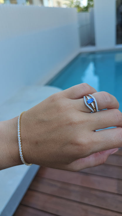blue-sapphire-engagement-ring