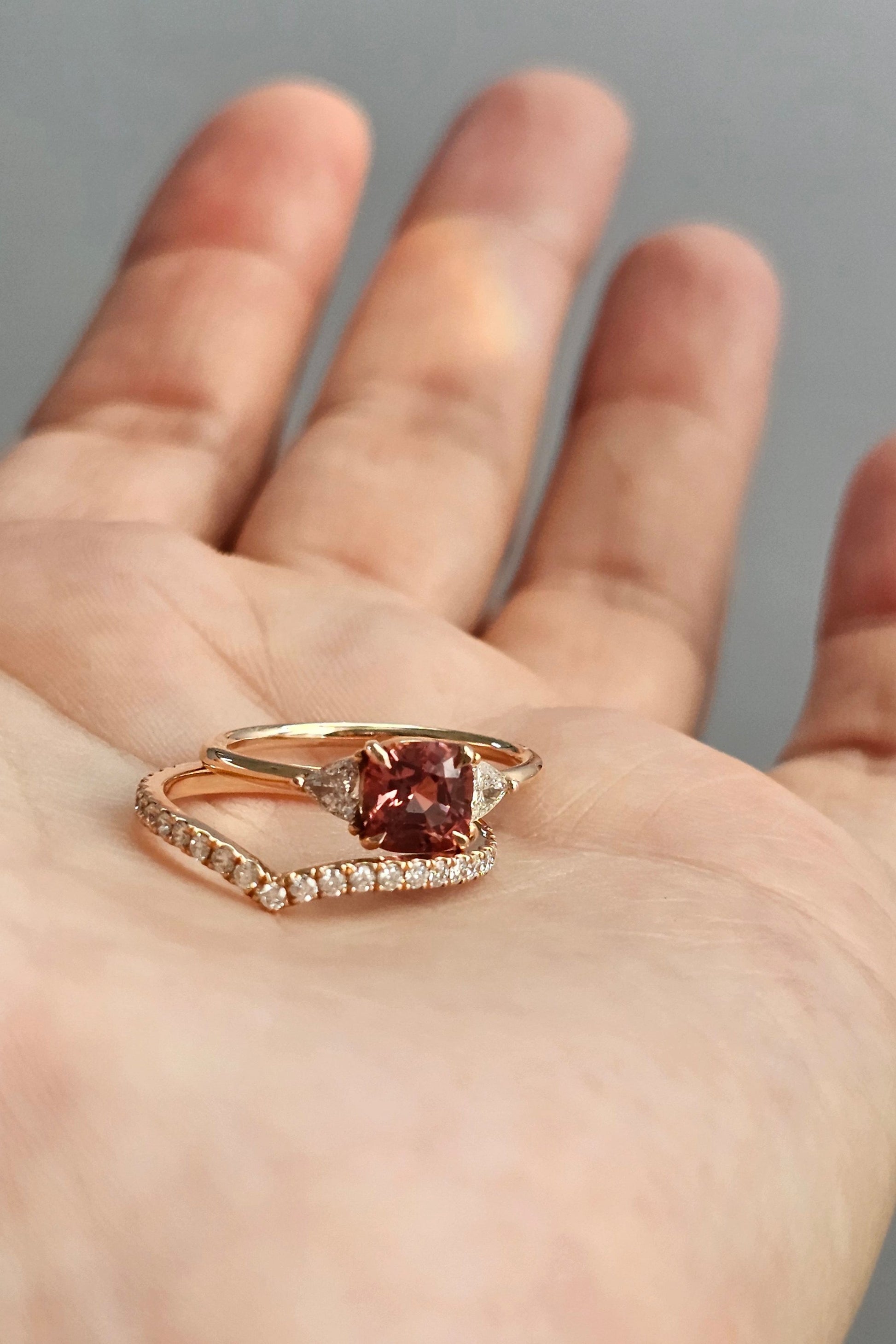 Low-peak-diamond-set-band